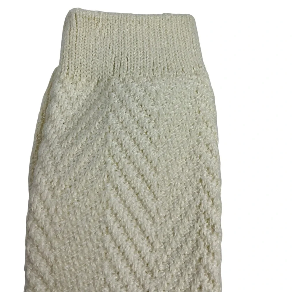 2 Pairs Universal Thread Crew Boot Socks‎ Women's 4-10 Beige Textured Super Soft